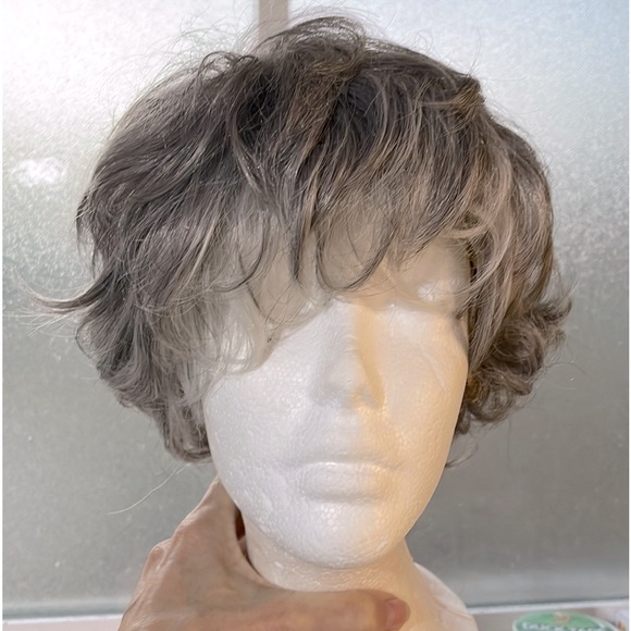 NWT men’s wig grey 8” short layers dim grey silver classy pixie wig unisex wig - Picture 13 of 16